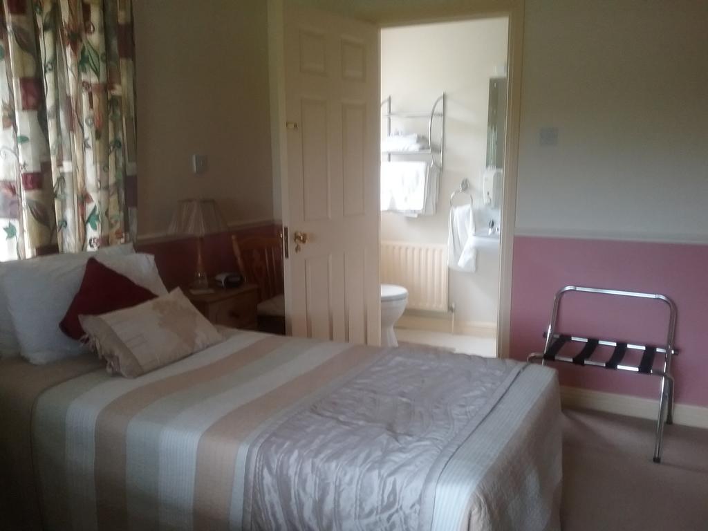 Rocksberry Bed & Breakfast Castlebar Exteriör bild