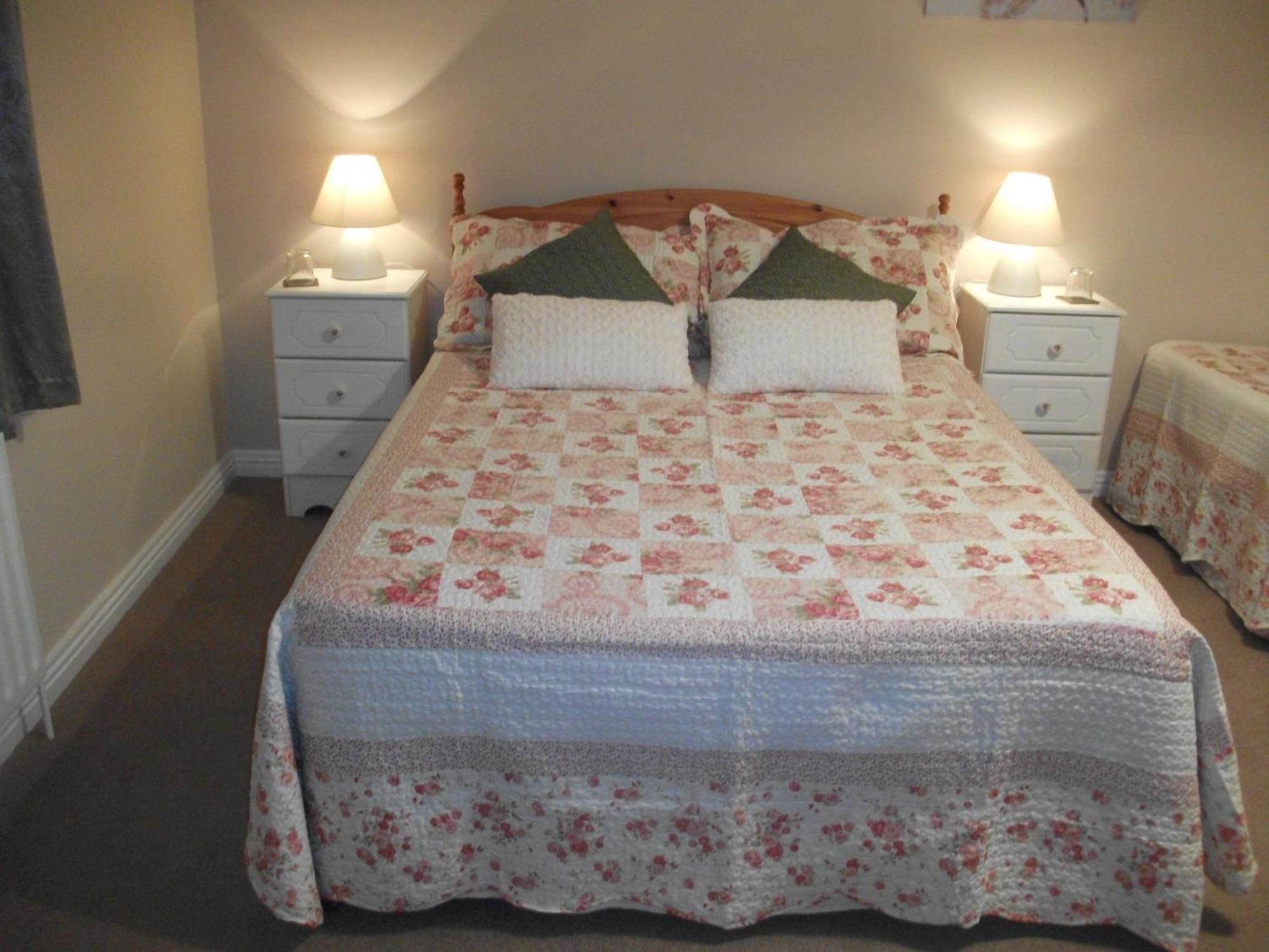 Rocksberry Bed & Breakfast Castlebar Exteriör bild
